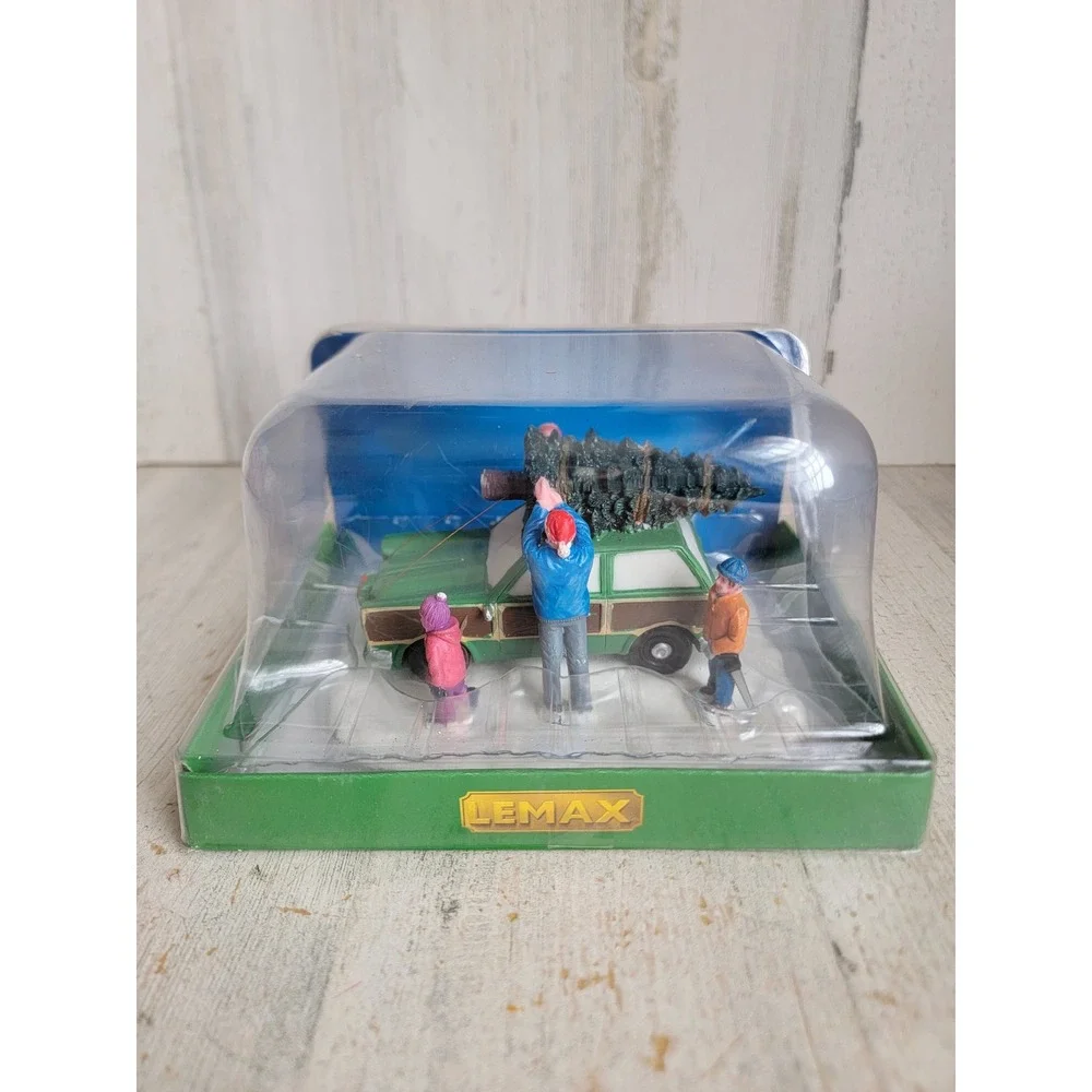 Lemax NEW family station wagon village accessory car Xmas home decor